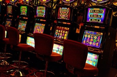 Live dealer spin roulette wheel on misteruntung88 alternatif